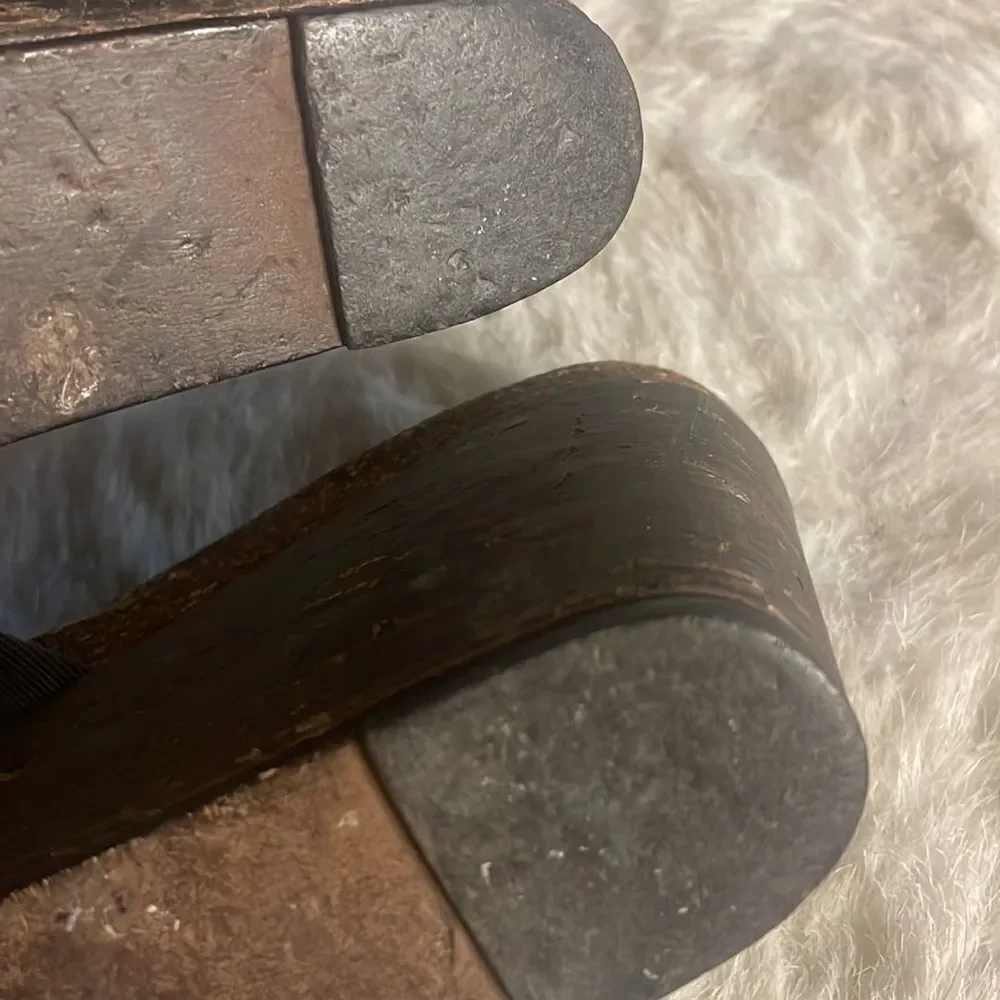 Donald pliner wedge shoes 8.5 (5502)